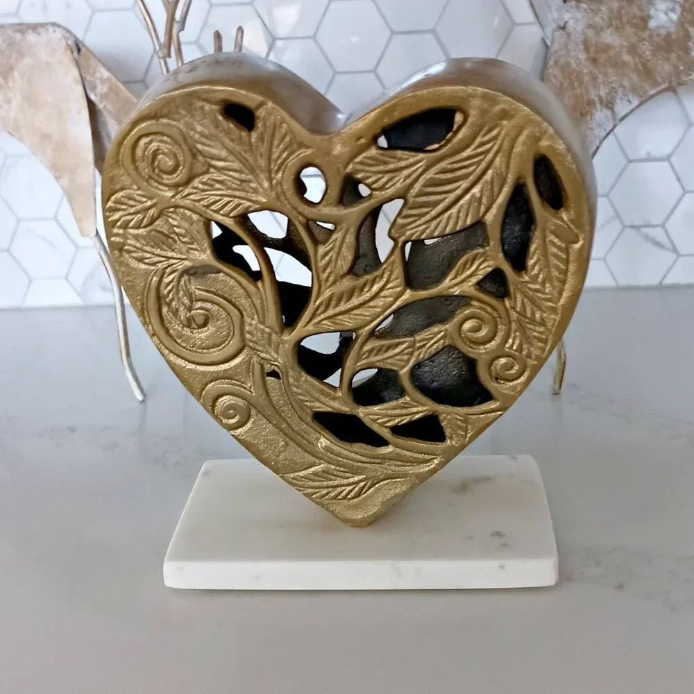NEW! EXQUISITE WEDDING MARBLE BASE METAL HEART DECOR
